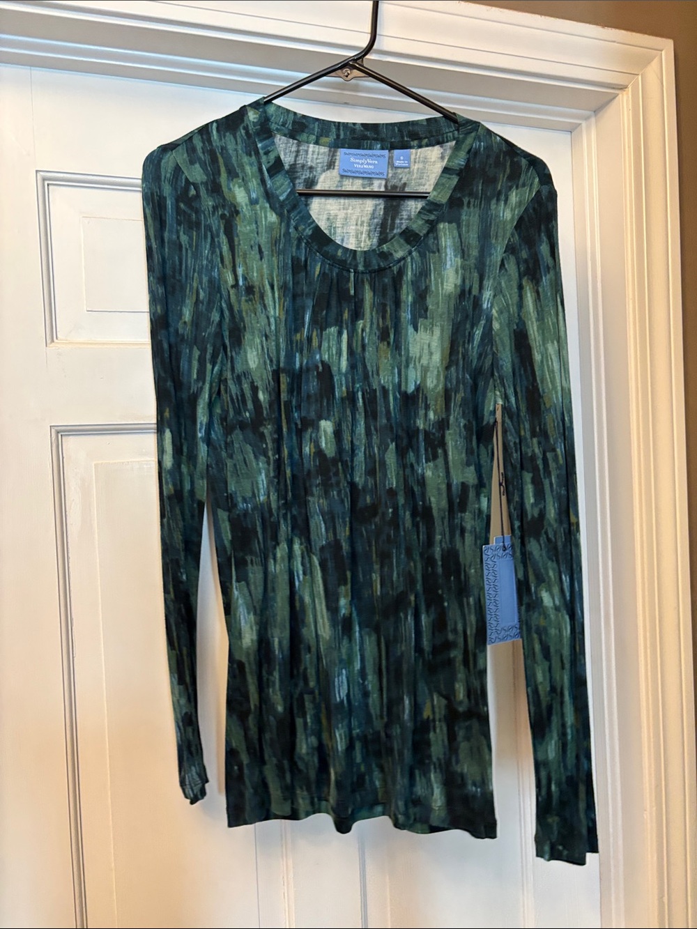 Vera Wang Brushstroke-Print Long Sleeve Tee in Green